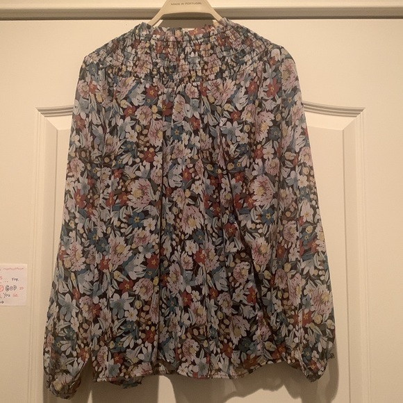 Floral long sleeve Loft blouse with smocked neckline and sheer sleeves - Picture 4 of 4